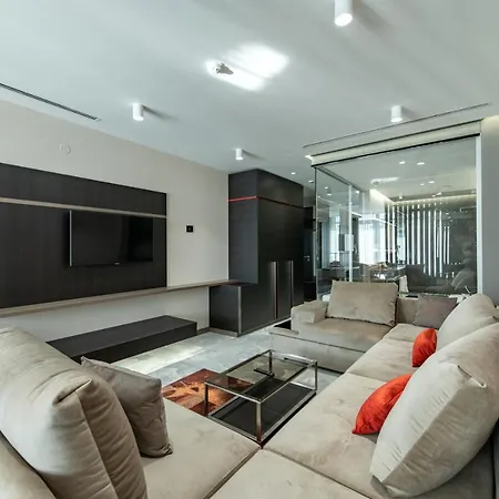 Zeneva Lux Hotel 4*
