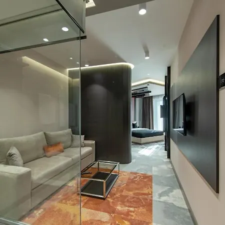 Zeneva Lux فندق 4*