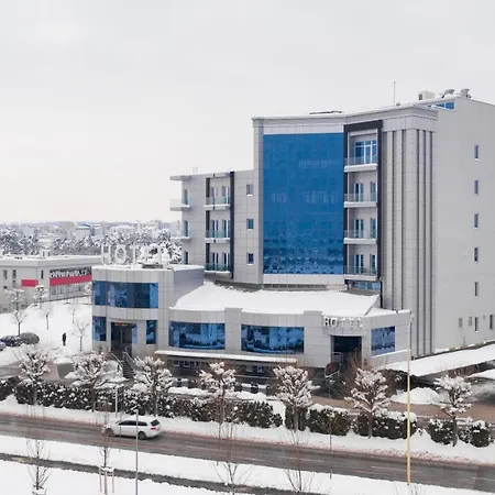 Zeneva Lux فندق 4*