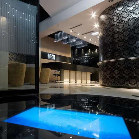 Zeneva Lux 4* كراغوييفاك