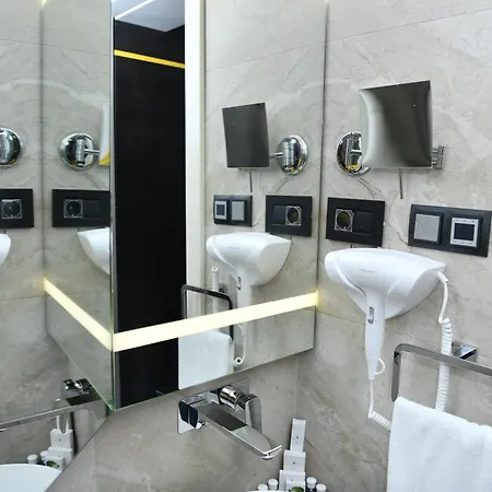 فندق Zeneva Lux كراغوييفاك