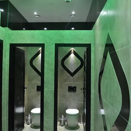 Zeneva Lux فندق كراغوييفاك